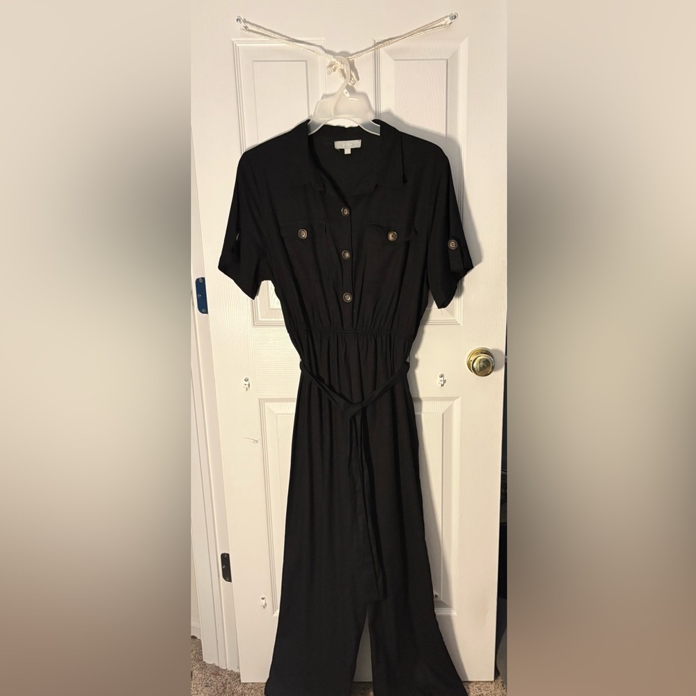 Chic Black Button-Down Jumpsuit
